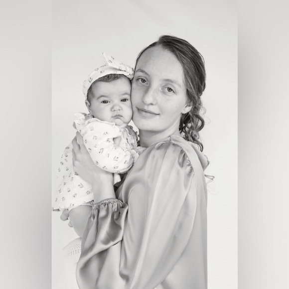 Meet your Posher, Tiffany Rose - Picture 8 of 16